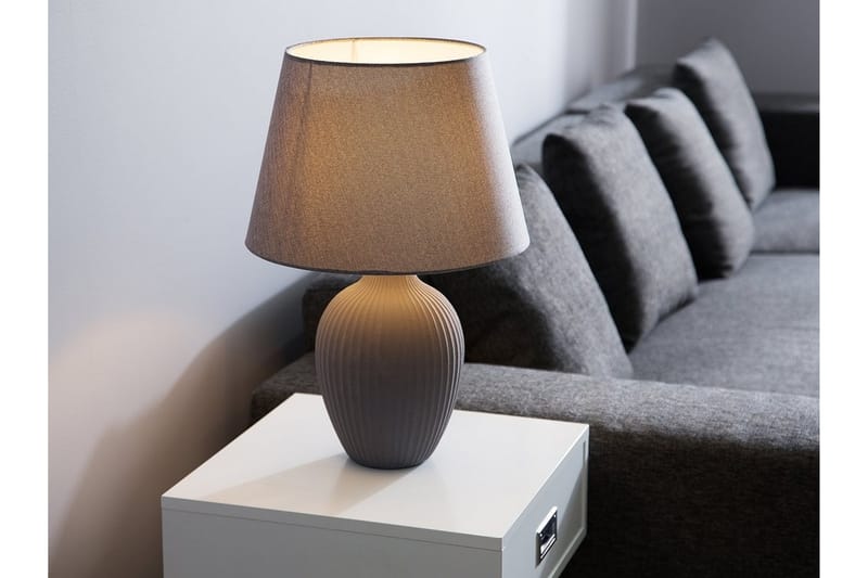 Fergus bordlampe 33 cm - Grå - Belysning - Lamper & indendørsbelysning - Bordlampe