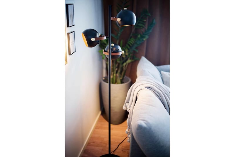 Aneta Tori Gulvlampe 152 cm - Aneta Lighting - Belysning - Lamper & indendørsbelysning - Gulvlampe & standerlampe - Trearmet gulvlampe
