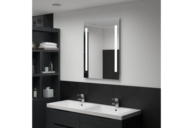 badeværelsesspejl med LED 60 x 80 cm - Sølv - Hus & renovering - Køkken & bad - Badeværelse - Badeværelsesmøbler - Badeværelsesspejl
