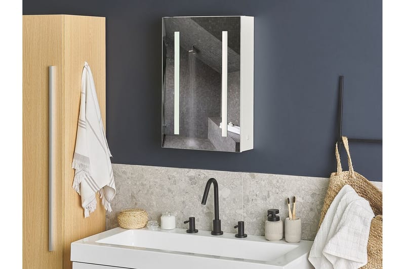 Belmena Badeværelsesskab 40 cm Spejl med LED-belysning - Hvid - Hus & renovering - Køkken & bad - Badeværelse - Badeværelsesmøbler - Spejlskabe