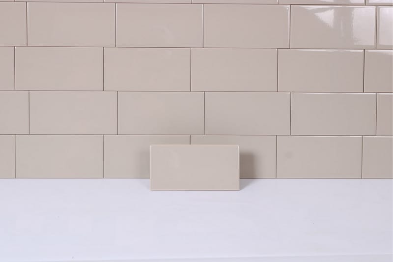 Flise Plan Light Grey 10X20 - Hus & renovering - Køkken & bad - Badeværelse - Vådrumsvæg - Kakkel badeværelse