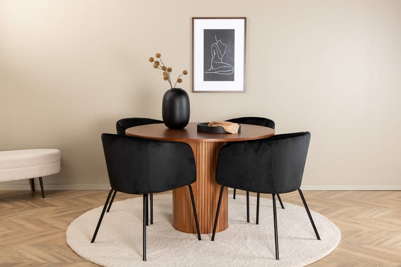 Bianca rund spisebord med 4 Berit Spisebordsstol - Møbler - Borde - Spisebordssæt